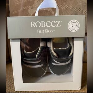 NEW BABY SHOES for walking. ADAM FIRST KICKS Gray Leather. Size 12-18 months.